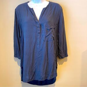 Anthropology Cloth & Stone Blue Hi-Low 3/4 button down shirt Size Med